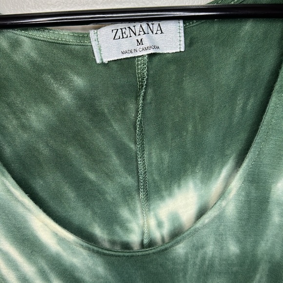 Zenana green tie-dye flowy tank size M - Picture 6 of 10